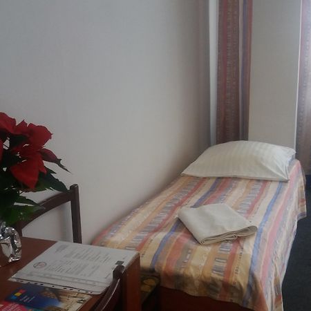 Hotel Start Krasków Εξωτερικό φωτογραφία