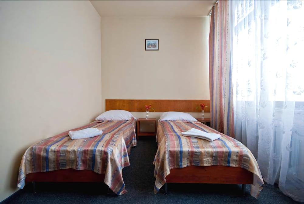 Hotel Start Krasków Εξωτερικό φωτογραφία