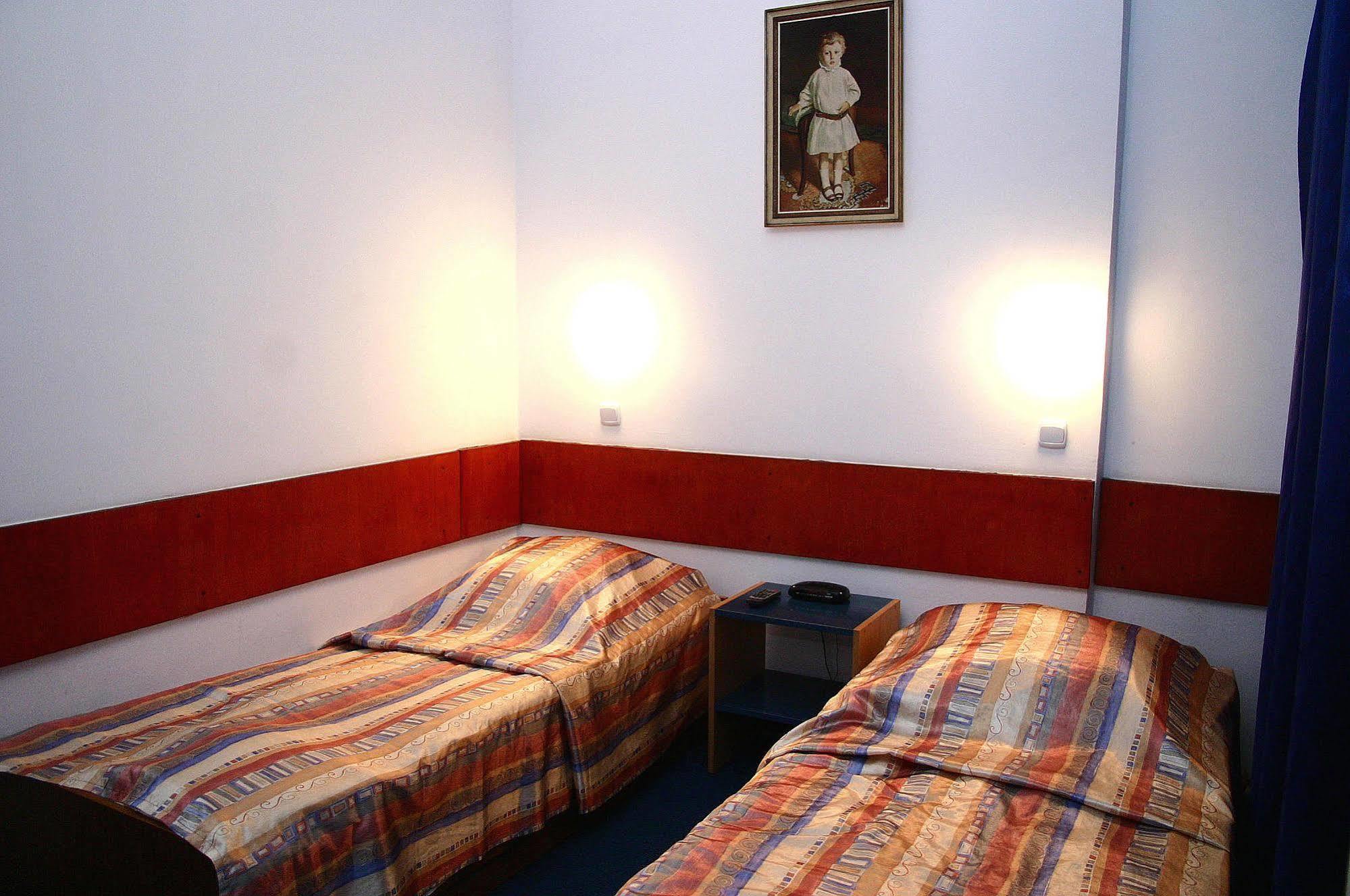 Hotel Start Krasków Εξωτερικό φωτογραφία