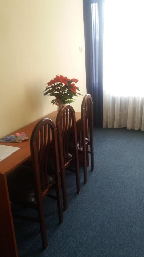Hotel Start Krasków Εξωτερικό φωτογραφία